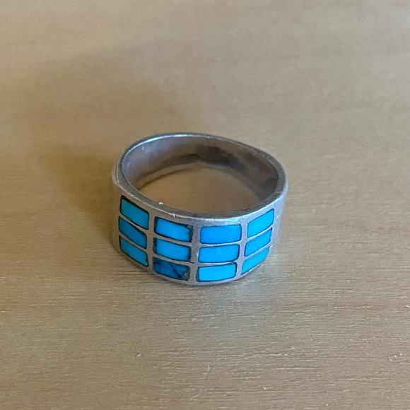 Vintage 1950’s Navajo Signed Genuine Turquoise & Sterling Silver Ring - Picture 4 of 8